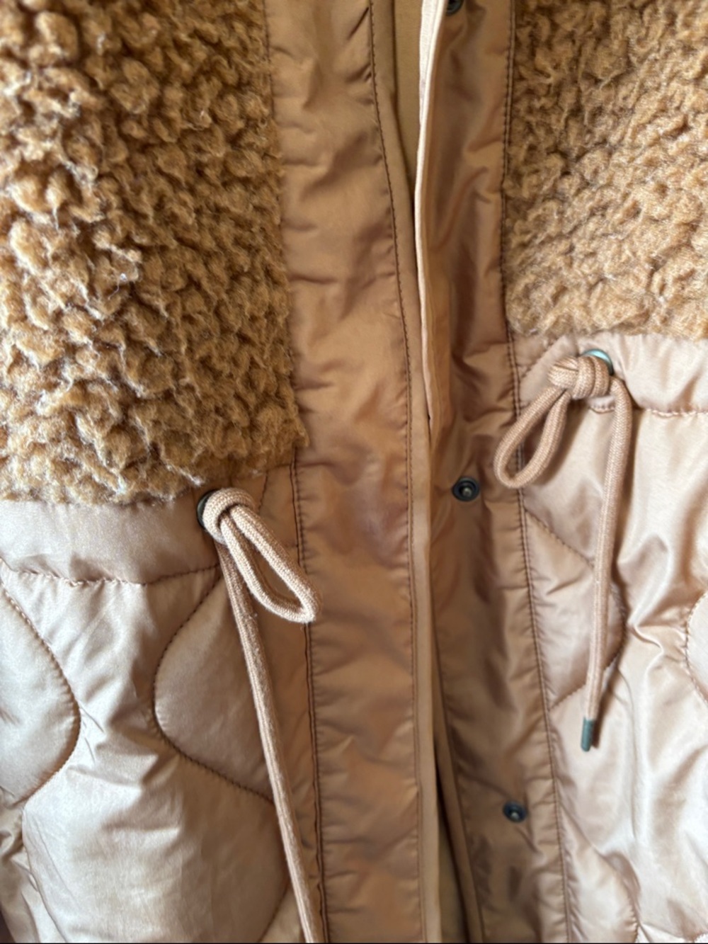 Old Navy Two-Tone Tan Sherpa & Quilted Jacket - Picture 4 of 13